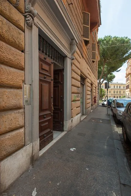 Colosseum Corner روما إيطاليا