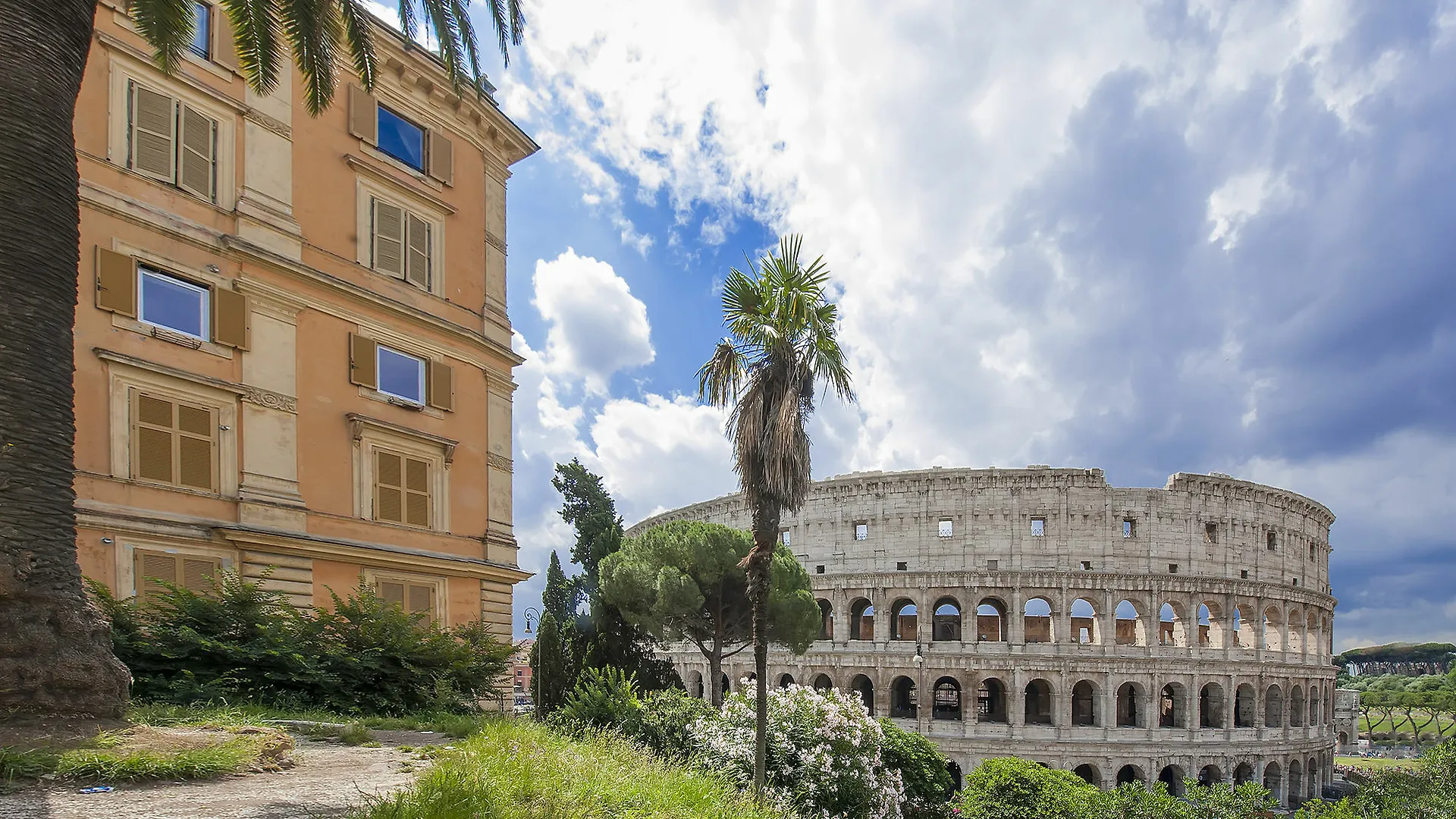 Colosseum Corner 2*, Rome Italy